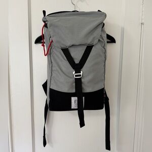 Topo Designs Y-Pack in Grey